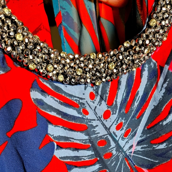 Jennifer Lopez Sleeveless Blouse - Picture 3 of 4